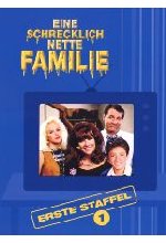 Eine schrecklich nette Familie - Staffel 1  [2 DVDs] DVD-Cover